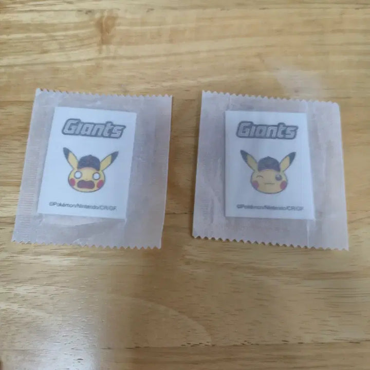 [BUNJANG] Pokemon Giants Collaboration Pikachu Sticker / 포켓몬스터 자이언츠 콜라보  피카츄 띠부씰