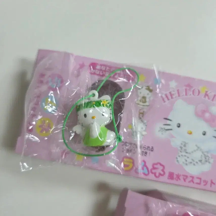 [BUNJANG] Sanrio Classic Kitty "Feng Shui" Mascot Dangling Strap Keychain / 개별)고전키티 풍수 마스코트 줄줄이 스트랩 키링