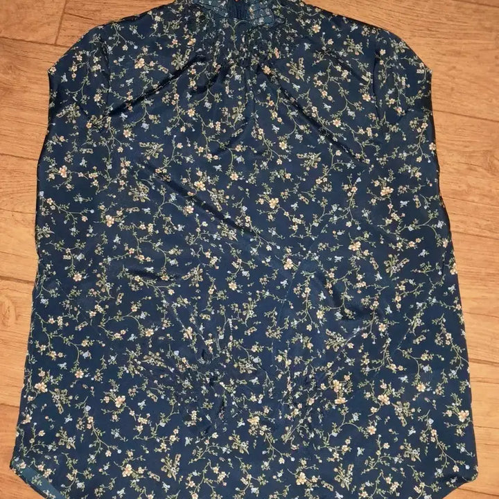[BUNJANG] Flower Pattern High Neck Blouse / 플라워 패턴 하이넥 블라우스