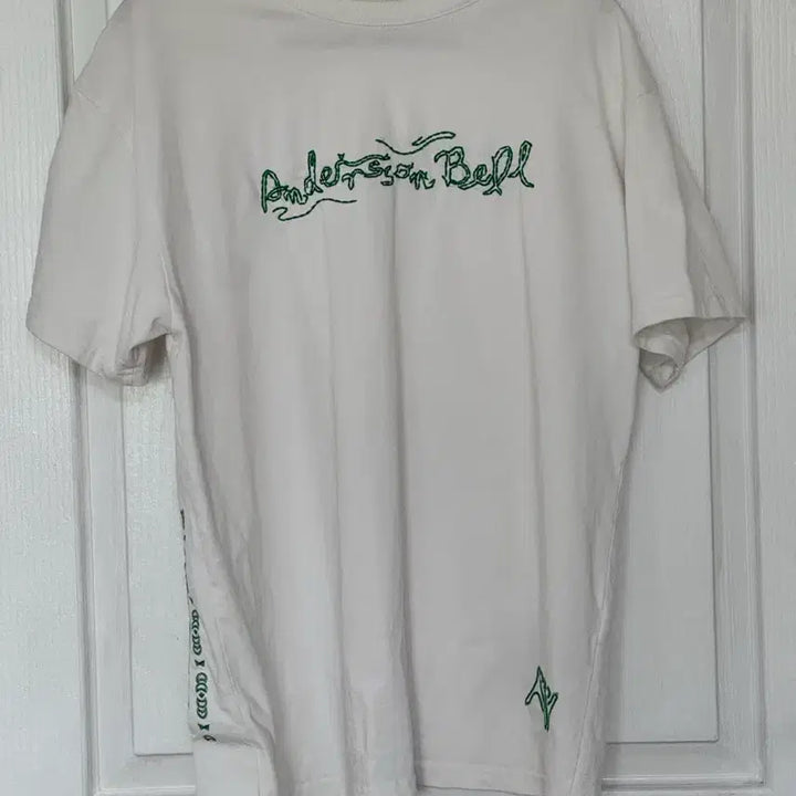[BUNJANG] Andersson Bell Embroidered Graphic Short-Sleeve T-Shirt / [L] 앤더슨벨 anderssonbell 자수 로고그래픽 반팔