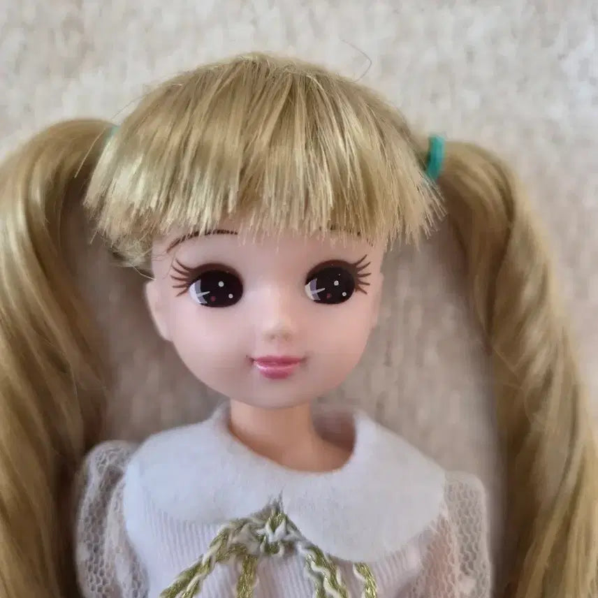 [BUNJANG] Licca-chan Doll with Blonde Twin Tails / 리카짱 리카인형 판매해요
