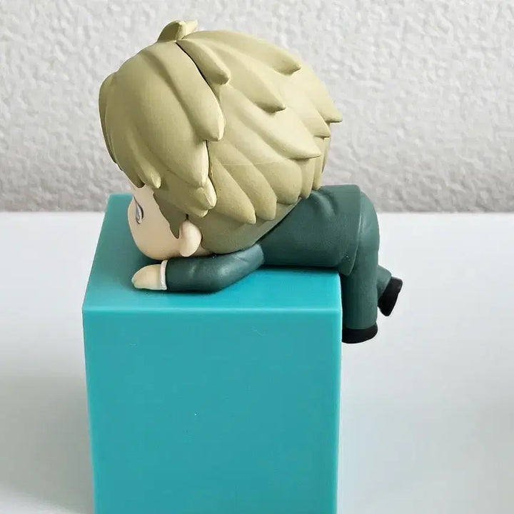 [BUNJANG] Spy x Family Loid Forger Hikkake Figure / 스파이패밀리 로이드 포저 힛카케 힛카게 피규어