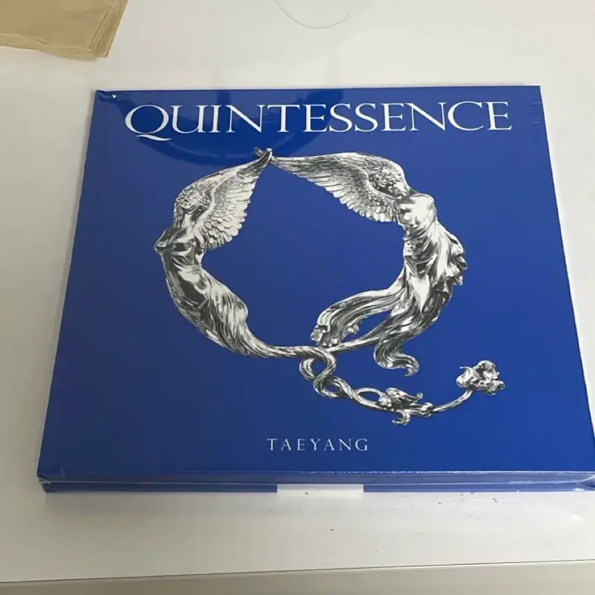 [BUNJANG] TAEYANG QUINTESSENCE Signed Album / [싸인앨범] 태양 QUINTESSENCE 앨범
