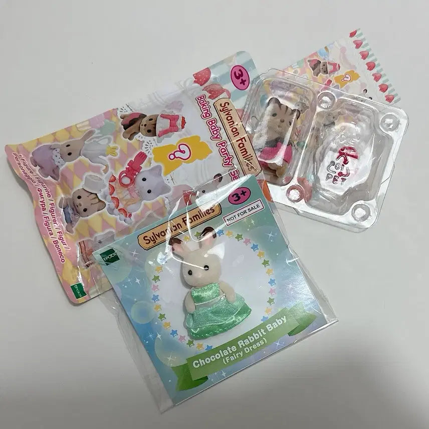 [BUNJANG] Sylvanian Families Chocoe Rabbit Baby (Standing) + Cake Squirrel Baby (Sealed) / (미개봉) 실바니안 초코토끼 아기 직립 + 케이크 다람쥐 아기