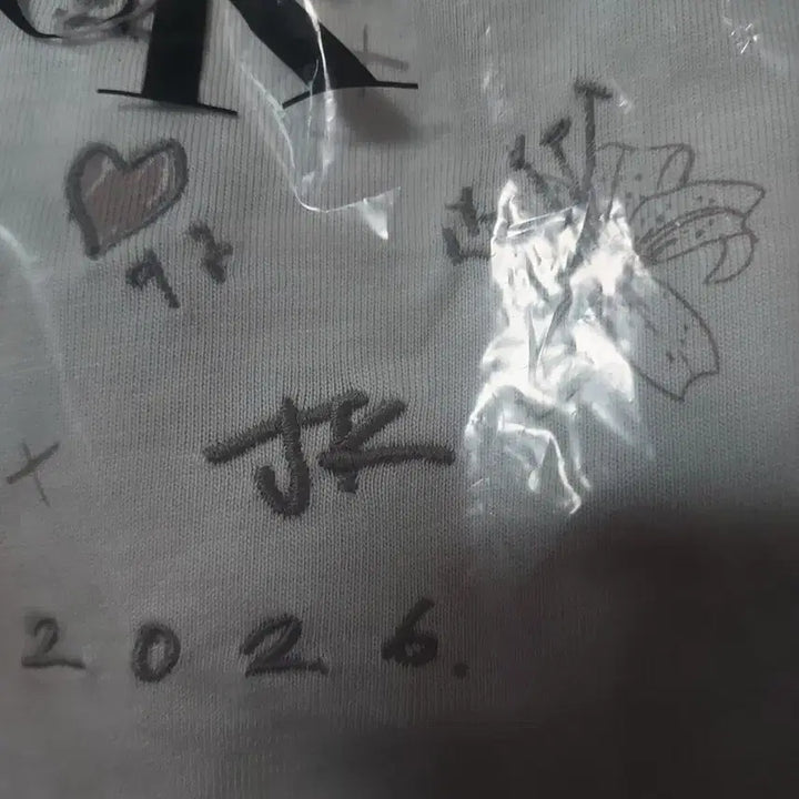 [SOLD OUT] 캘빈클라인 X 정국 콜라보 티셔츠 M 성수