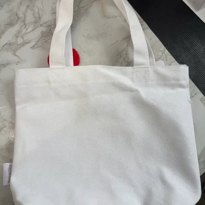 [BUNJANG] 7-Eleven Hello Kitty Canvas Eco Bag / 세븐일레븐 헬로키티 캔버스 에코백