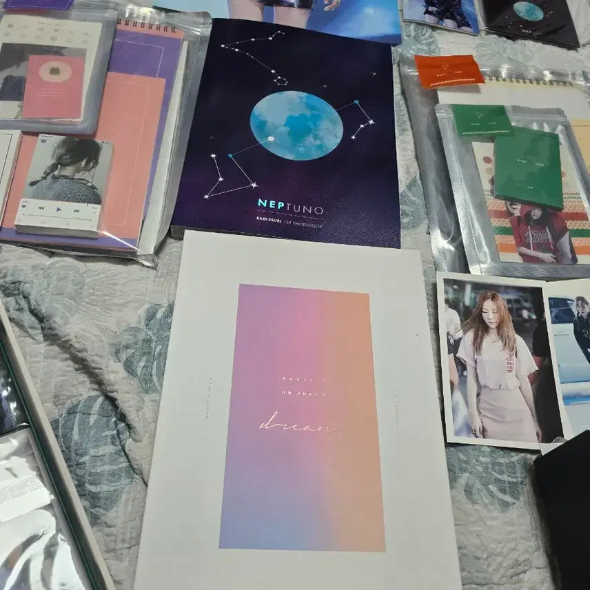 [BUNJANG] Taeyeon Photobook (CD) Bundle Set / 태연  포토북 (CD) 굿즈 포토카드 캘린더 등 일괄