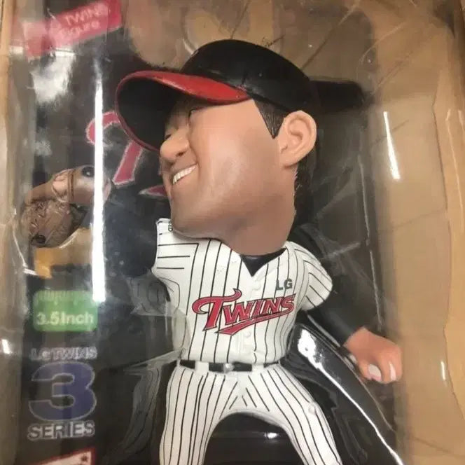 [BUNJANG] Bong Jung-keun LG Twins Limited Edition Baseball Figure / 무료배송 새상품 봉중근 야구 피규어 LG트윈스 한정판 수집품 단종 소장품