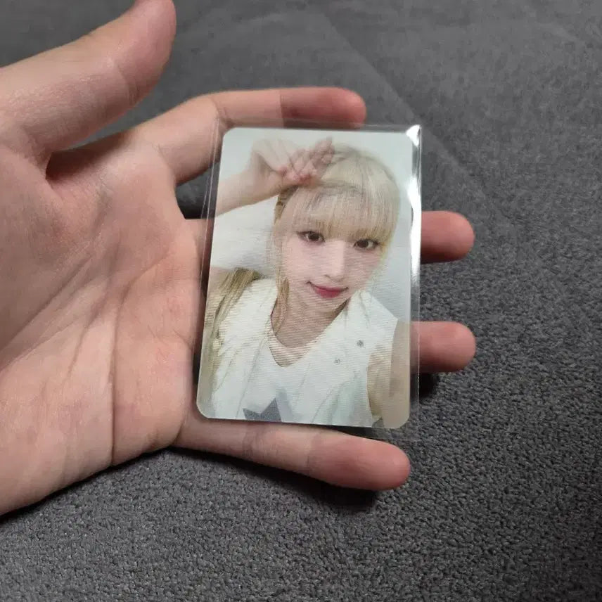 [BUNJANG] NMIXX Jiwoo Lenticular Photocard / 엔믹스 지우 렌티큘러 포토카드