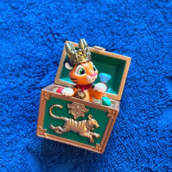 [BUNJANG] DisneySea Sinbad Cha-Du Treasure Chest Figure / 디즈니씨 신밧드 챠두 보물상자 피규어