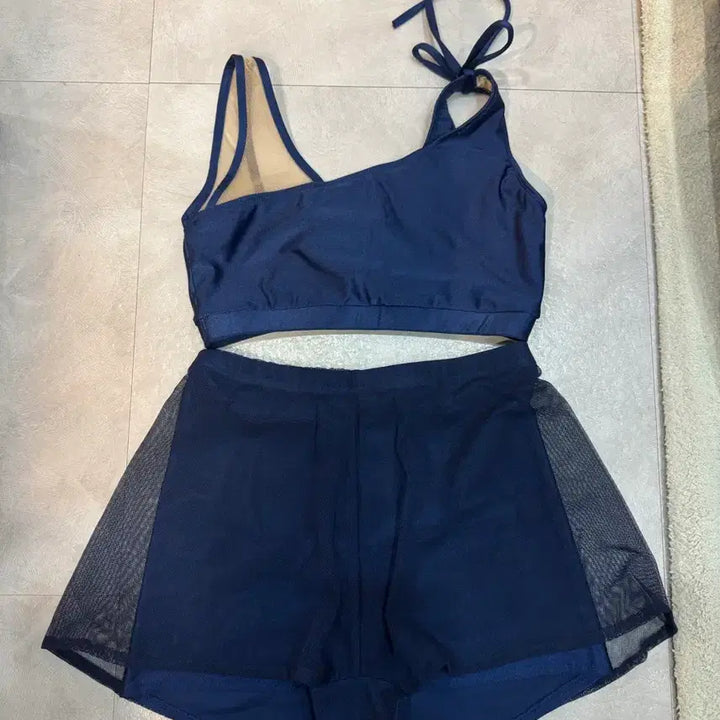 [BUNJANG] Renic Polewear M Size Navy Mesh Detail / 르니끄 폴웨어 M사이즈 팝니다