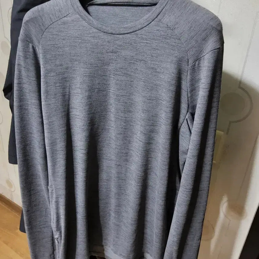 [SOLD OUT] [M]룰루레몬 써지웜 러닝 롱슬리브 그레이