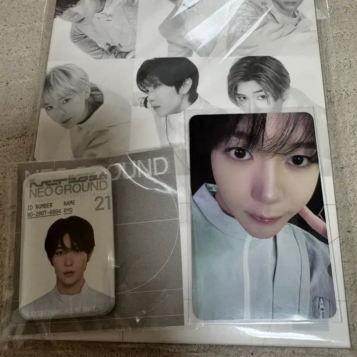 [BUNJANG] NCT WISH Ryo Group Photobook &amp; ID Badge Set / 엔시티위시 료 엔시티팝업 단체포토북, ID 뱃지