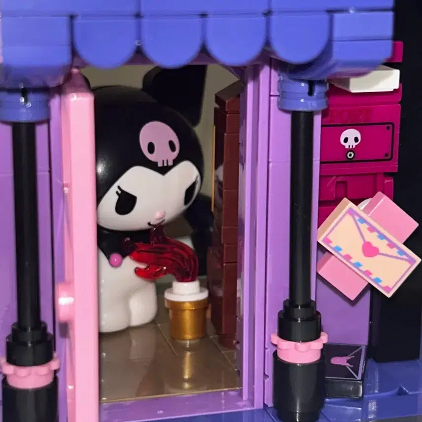 [BUNJANG] Kuromi Secret House Building Blocks Figure / 완성품) 쿠로미 시크릿하우스 집 키플리 레고 피규어 블록 인형 산리오