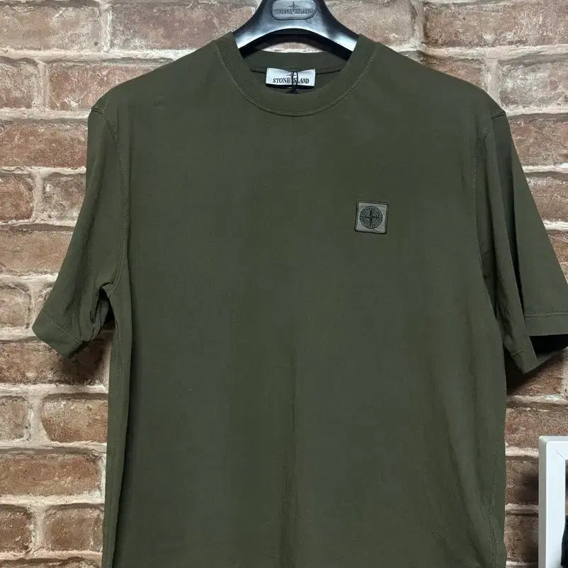 [BUNJANG] Stone Island 25SS Patch Logo T-Shirt Military Green / 스톤아일랜드 25ss 패치 로고 티셔츠 밀리터리 그린