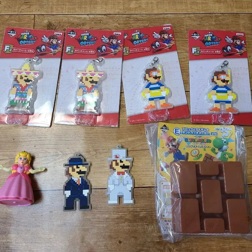 [BUNJANG] Super Mario Collection Figures &amp; Keychains Bundle Set / 슈퍼마리오 굿즈 피규어 키링 모음 일괄