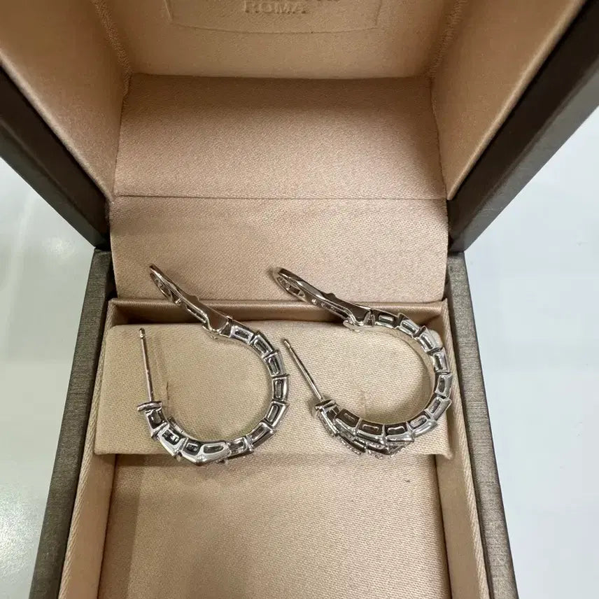 [BUNJANG] Serpenti Full Pave Earrings Silver / (새상품) 세르펜티 풀파베 귀걸이 실버