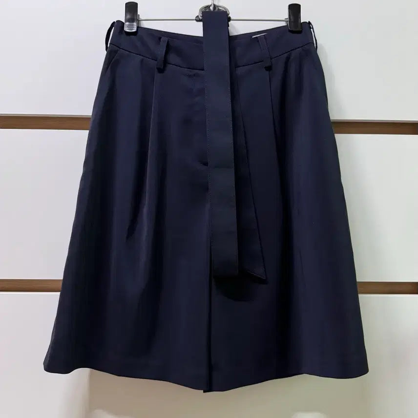 [BUNJANG] Her &amp; She Belted Knit Bermuda Summer Pants Navy (Belt Set) / 허앤쉬 버뮤다 여름 팬츠 벨티드 니 슬랙스 네이비 (벨트 세트)