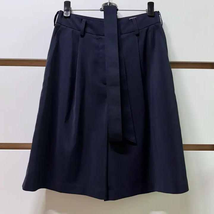 [BUNJANG] Her &amp; She Belted Knit Bermuda Summer Pants Navy (Belt Set) / 허앤쉬 버뮤다 여름 팬츠 벨티드 니 슬랙스 네이비 (벨트 세트)
