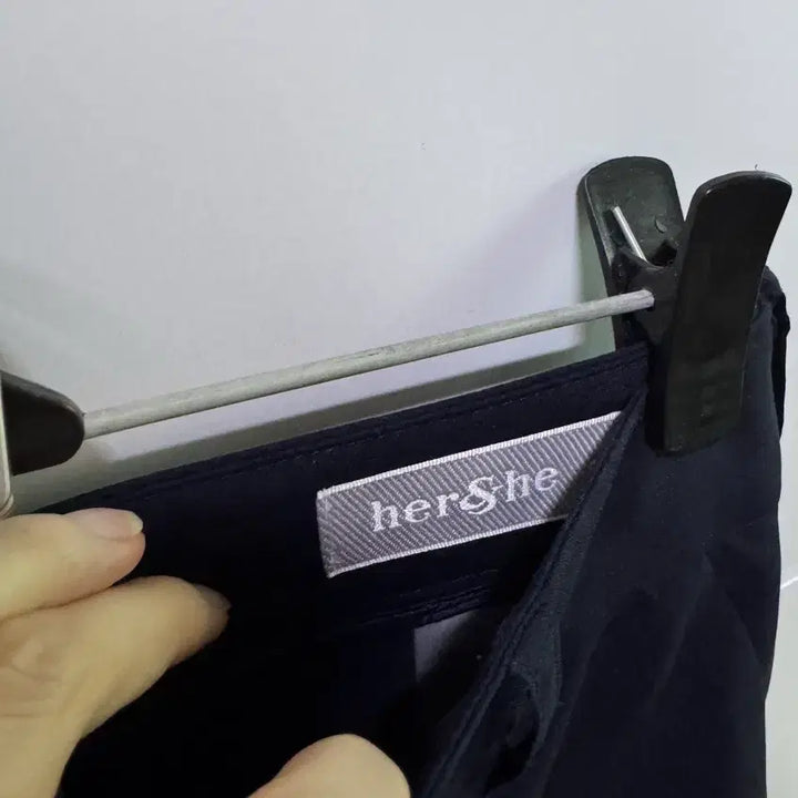 [BUNJANG] Her &amp; She Belted Knit Bermuda Summer Pants Navy (Belt Set) / 허앤쉬 버뮤다 여름 팬츠 벨티드 니 슬랙스 네이비 (벨트 세트)