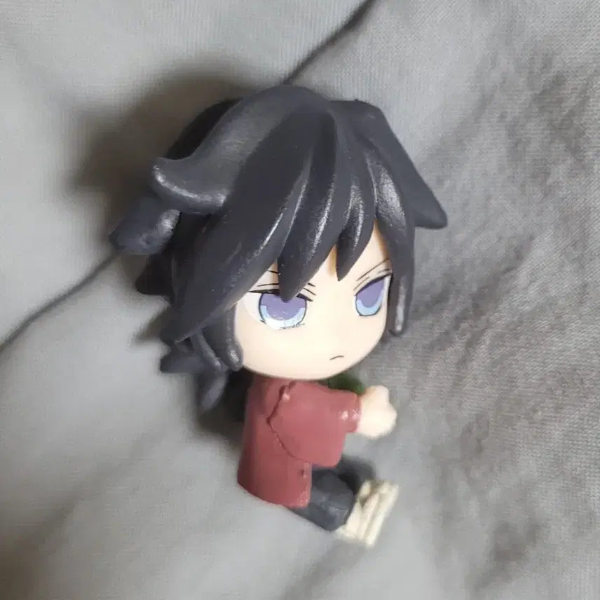 [BUNJANG] Demon Slayer Giyu Tomioka Hugcot Gacha Figure / 귀멸의 칼날 토미오카 기유 허그코트 가챠 피규어