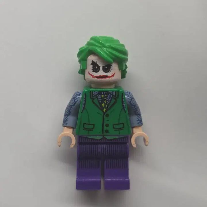 [BUNJANG] LEGO Batman Joker Minifigure with Weapon / 레고 배트맨 76240,조커 미니피겨&amp; 무기 판매합니다.