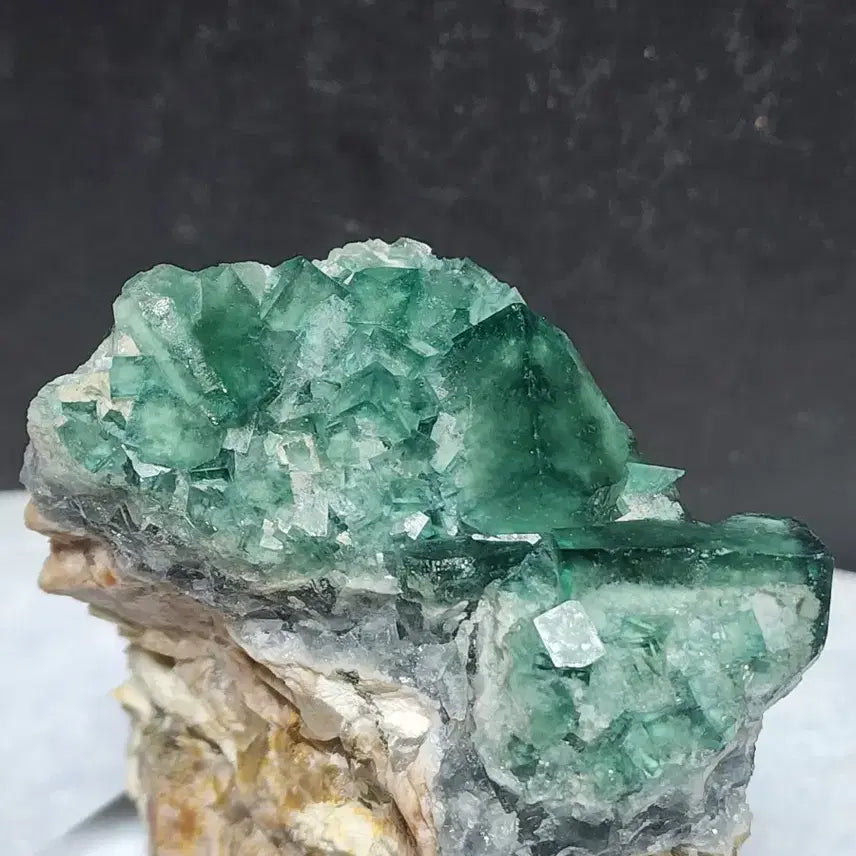 [BUNJANG] Natural Crystal Green Cube Fluorite Raw Stone with Stand / 천연크리스탈 녹색 큐브 형석 원석+받침대