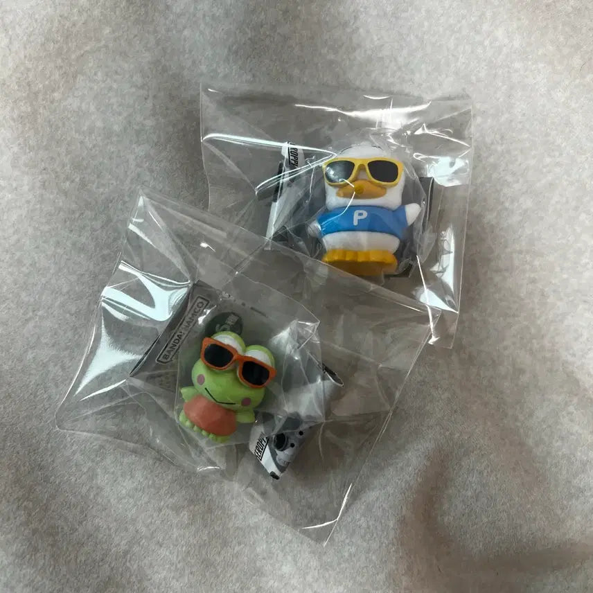 [BUNJANG] Sanrio Characters Sunglasses Gacha Keropi &amp; Pekkle Miniature Figures / 산리오 선글라스 가챠 케로피 페클