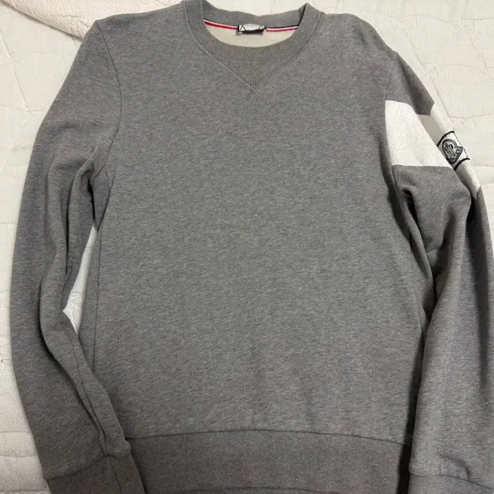 [BUNJANG] Moncler Gamme Bleu Sweatshirt / 몽클레어 감마블루맨투맨