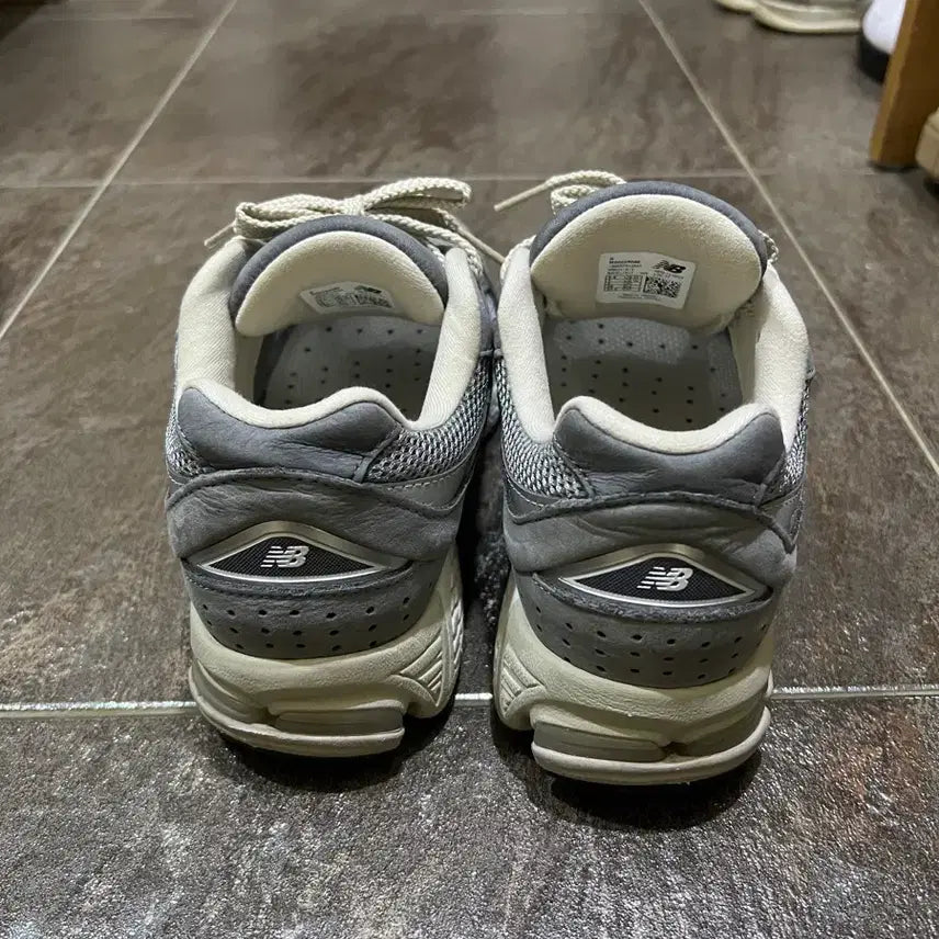 [BUNJANG] New Balance 2002RNM Sneakers / 뉴발란스 2002rnm 판매합니다