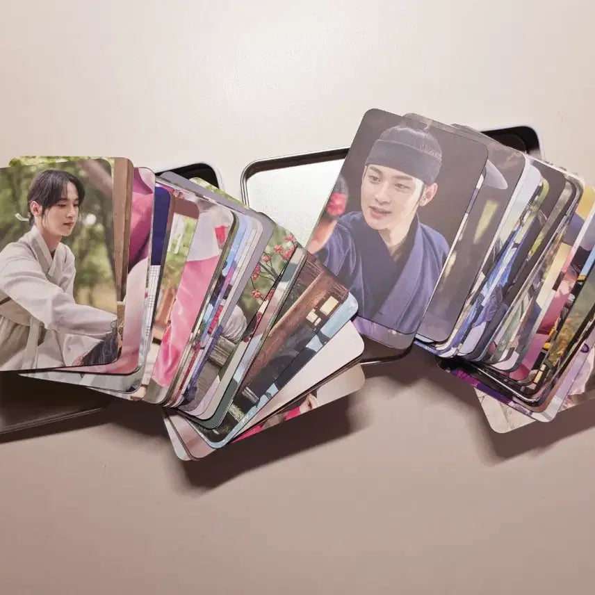 [BUNJANG] Jang Dong-yoon Merchandise Set / 장동윤 굿즈 세트 (사진, 안경닦이, 틴케이스, 뱃지,부채 등등)