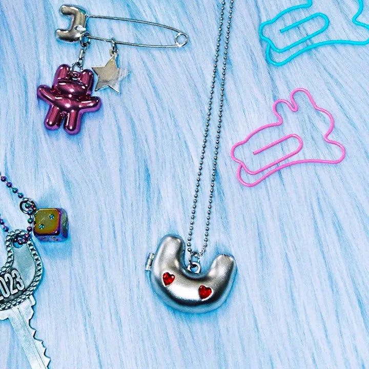 [BUNJANG] NewJeans Bunnes Club Necklace / NewJeans Bunnes Club Necklace 뉴진스 목걸이