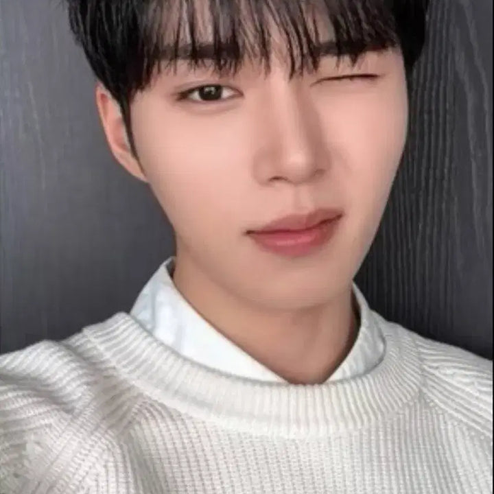 [BUNJANG] ALPHADRIVE ONE Junseo QQ Music Online Exclusive Photocard (Wink) + NFC / 알디원 알파드라이브원 준서QQ뮤직 온라인 한정 포토카드 (윙크)+NFC