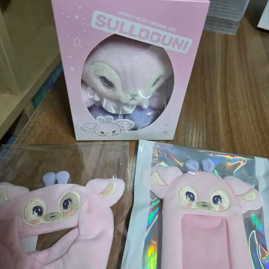[BUNJANG] NMIXX Sullyoon Seollyuni Doll, Mix Stick Cover, and Photocard Holder Set / 설뿌니(엔믹스 설윤) set 팝니다.