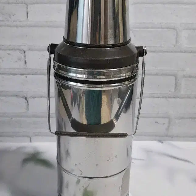 [BUNJANG] Vintage Stainless Steel Thermos (2 Quart) / 근대사 빈티지 스텐보온병