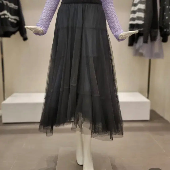 [BUNJANG] Ozoc Tulle Layered Banding Skirt Black / 오즈세컨 튤 레이어 밴딩 스커트 블랙 O22B9WSC424WD  64사이
