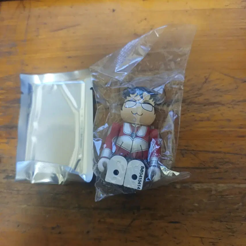 [BUNJANG] Bearbrick Series 41 Hideaki Anno Artist Edition / 베어브릭 시리즈 41탄 아티스트 안노 히데아키
