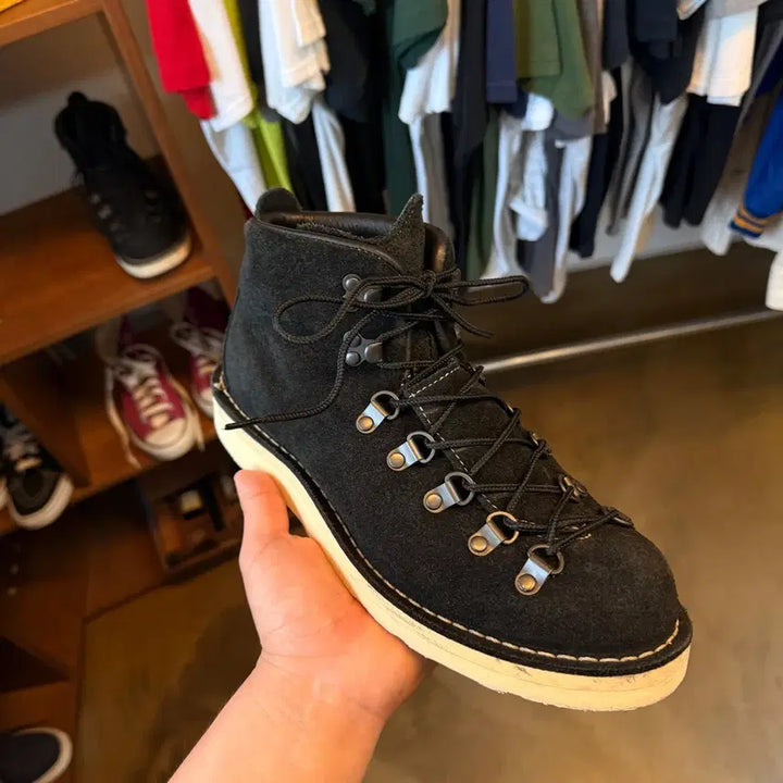 [BUNJANG] Danner Light Mountain Boots Suede Vibram Sole UK8 USA / 대너 라이트 마운틴 부츠 스웨이드 비브람솔 UK8 USA