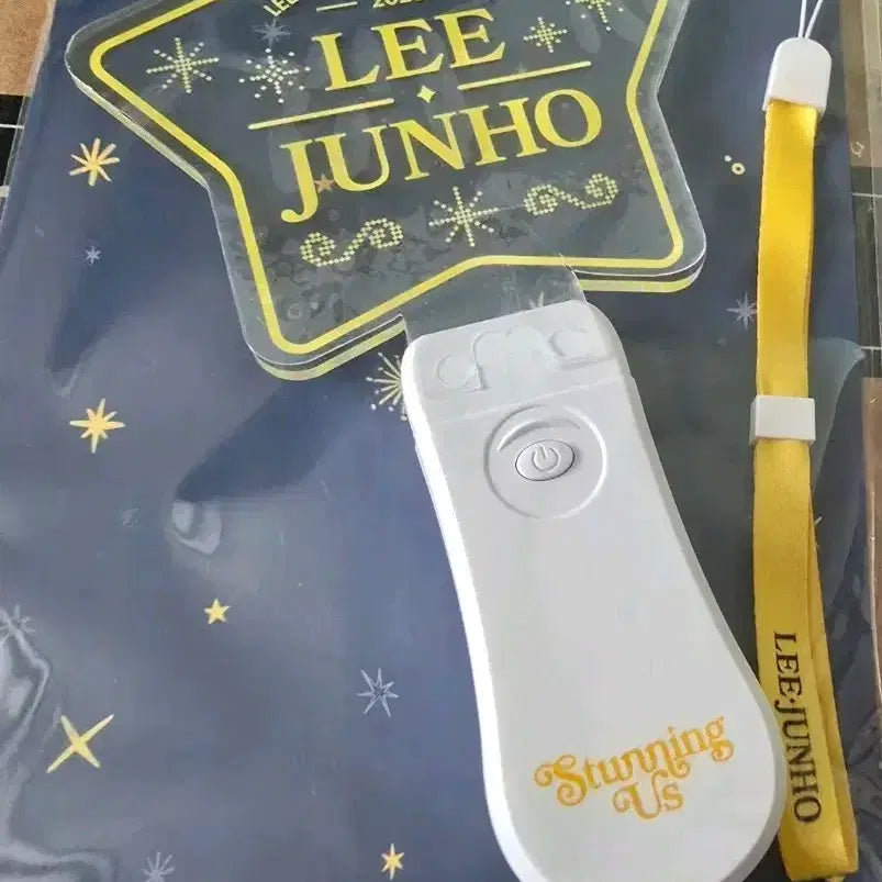 [BUNJANG] 2PM Junho Official Lightstick &amp; Penguin Sticker Bundle / 이준호 응원봉
