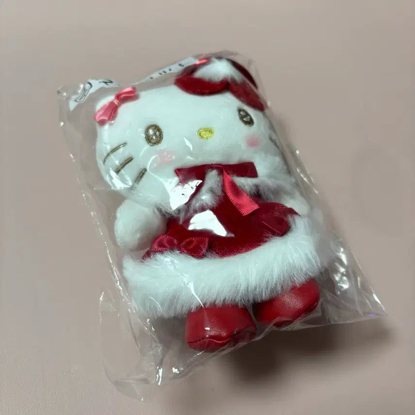 [BUNJANG] Sanrio Hello Kitty Christmas Plush Doll / 산리오 헬로키티 키티 쿠지 4번상 크리스마스 인형 새상품