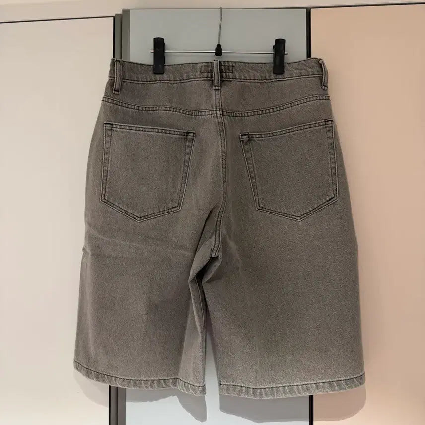 [BUNJANG] Fucking Awesome Spiral Shorts (Size 30) / 퍼킹어썸 스파이럴 반바지 쇼츠 (30)