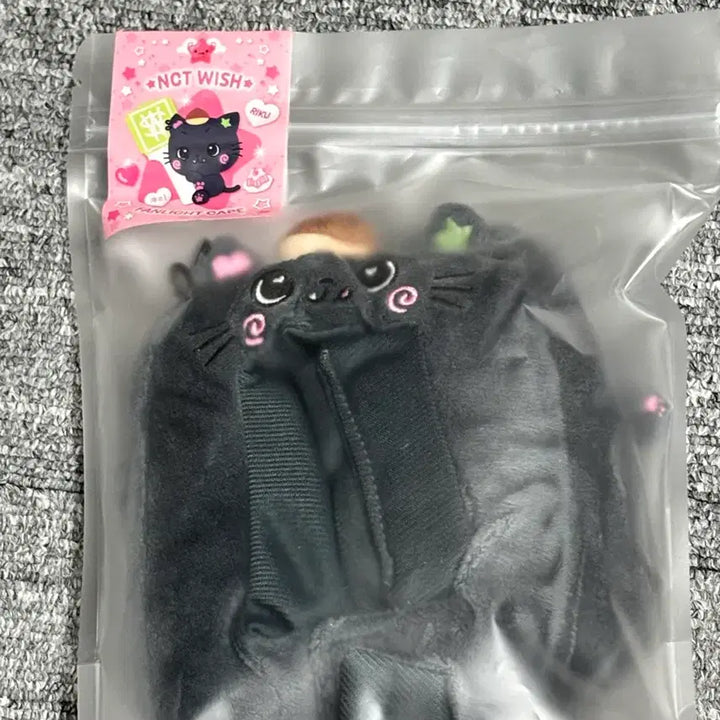 [BUNJANG] NCT WISH Riku Kuri Fanlight Cape (Unsealed) / 쿠리 응원봉 망토 미개봉 Fanlight cape riku kuri