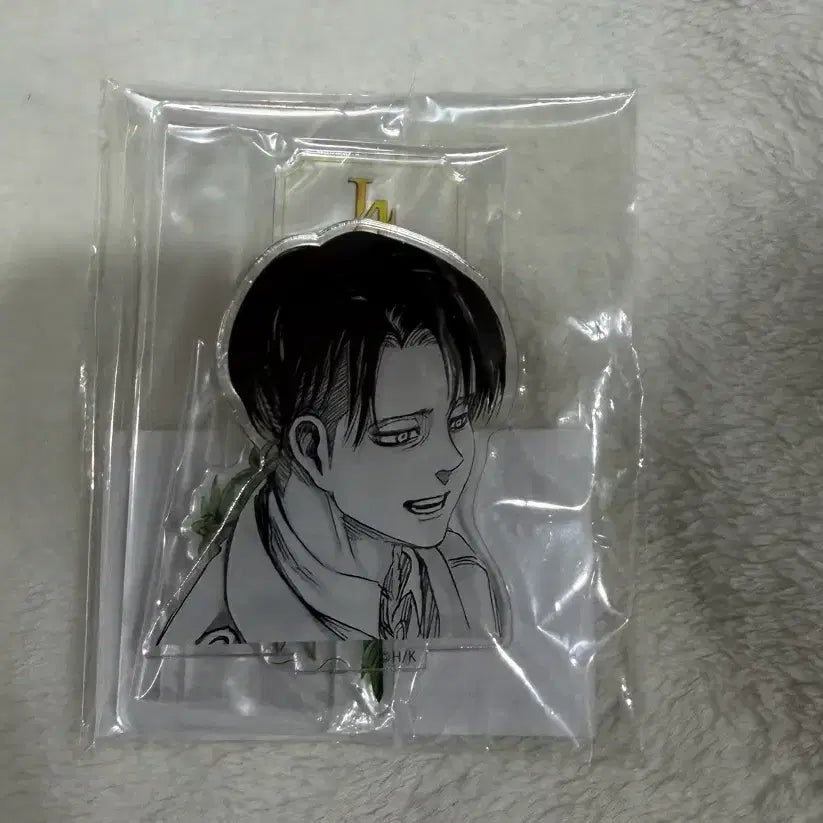 [BUNJANG] Attack on Titan Levi Original Art White Day Acrylic Stand / 진격의 거인 리바이 원화 화이트데이 아크릴