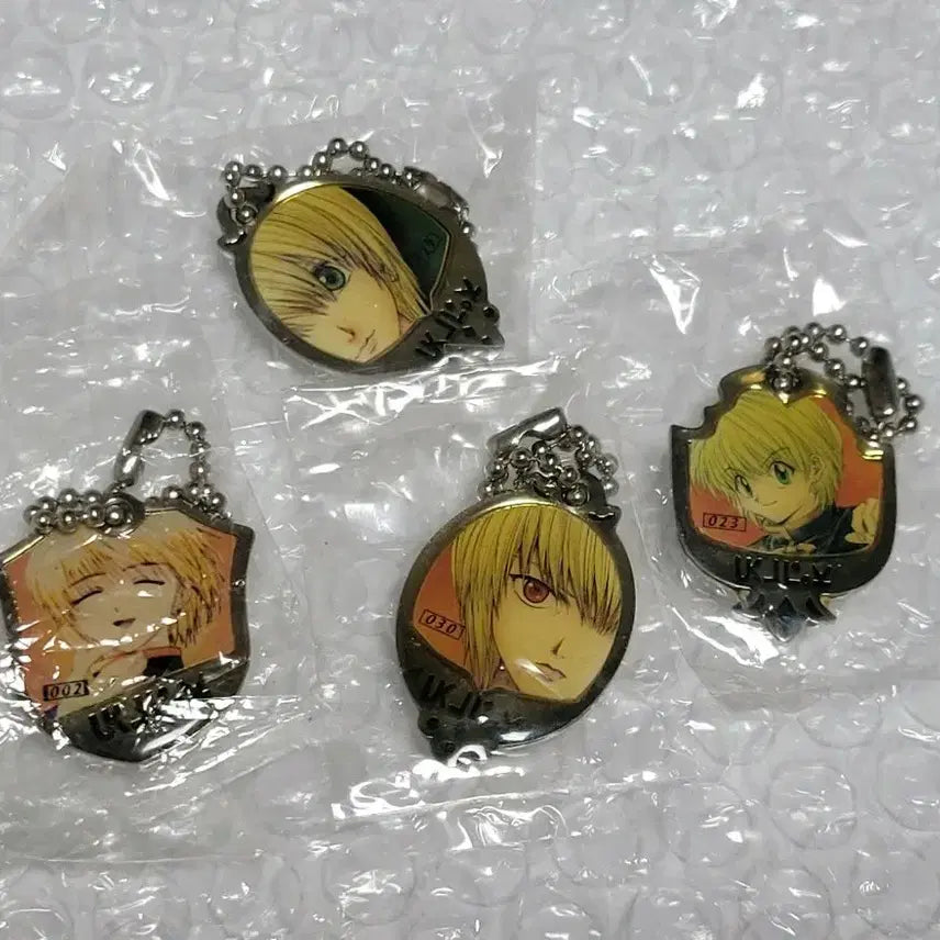 [BUNJANG] Hunter x Hunter Kurapika Visual Metal Keychain Set (4 pcs, Vintage Gacha) / 헌터헌터 크라피카 비주얼 메탈 키링 고전 가챠 4개 일괄 헌터 헌터
