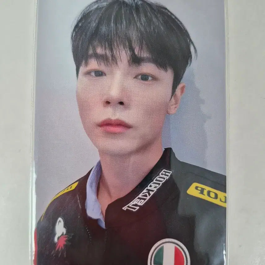 [BUNJANG] LUCY Shin Yechan Wa-Chang-Jang Photocard / 루시 신예찬 와창장 포카