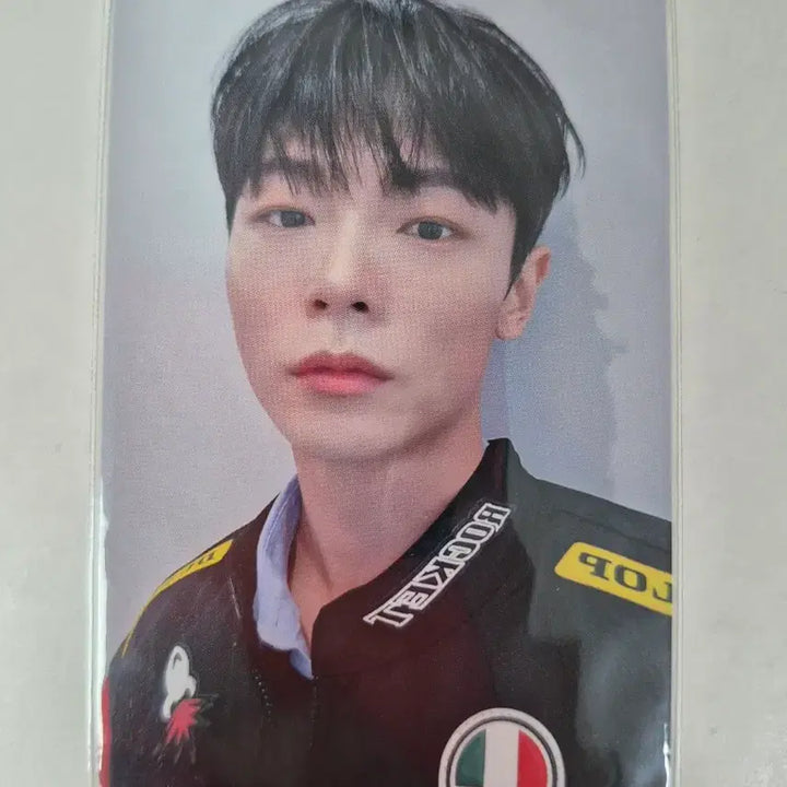 [BUNJANG] LUCY Shin Yechan Wa-Chang-Jang Photocard / 루시 신예찬 와창장 포카