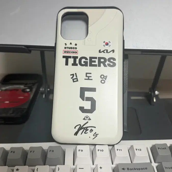 [BUNJANG] Kia Tigers Kim Do-young iPhone 12 Pro Case / 기아타이거즈 김도영 선수 아이폰12 프로 케이스