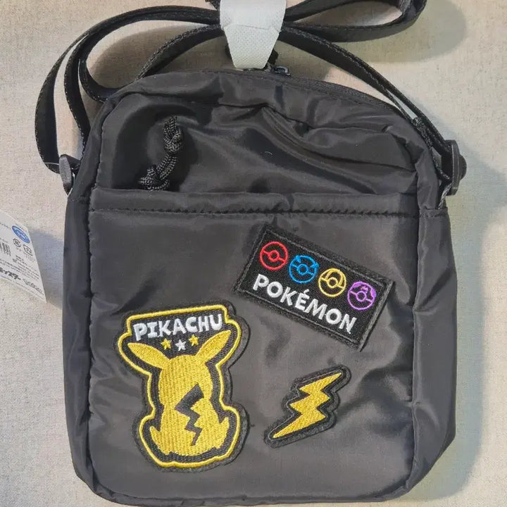 [BUNJANG] Pokemon Pikachu Embroidered Crossbody Bag / 포켓몬 피카츄 자수 크로스백 가방