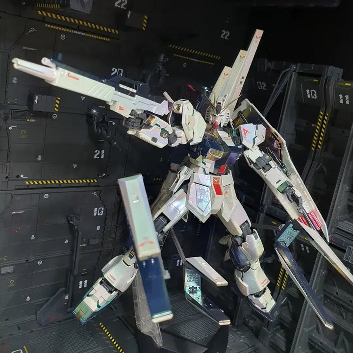 [BUNJANG] MG RX-93 Nu Gundam Painted Model Kit - Holographic Finish / [건담] MG 뉴 건담 도색작 편광 홀로 조립완성