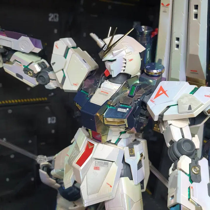 [BUNJANG] MG RX-93 Nu Gundam Painted Model Kit - Holographic Finish / [건담] MG 뉴 건담 도색작 편광 홀로 조립완성